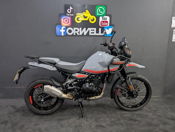 Royal Enfield HIMALAYAN 452 