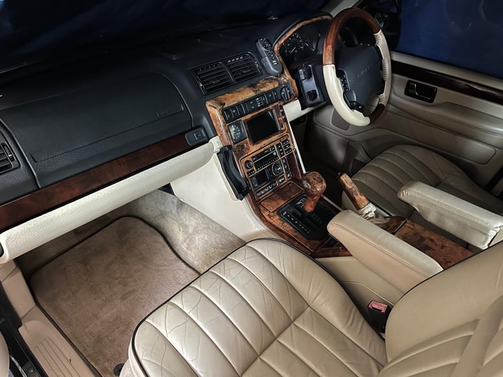 LAND ROVER RANGE ROVER 4.6 V8 HSE STATION WAGON 5DR | Chesterfield