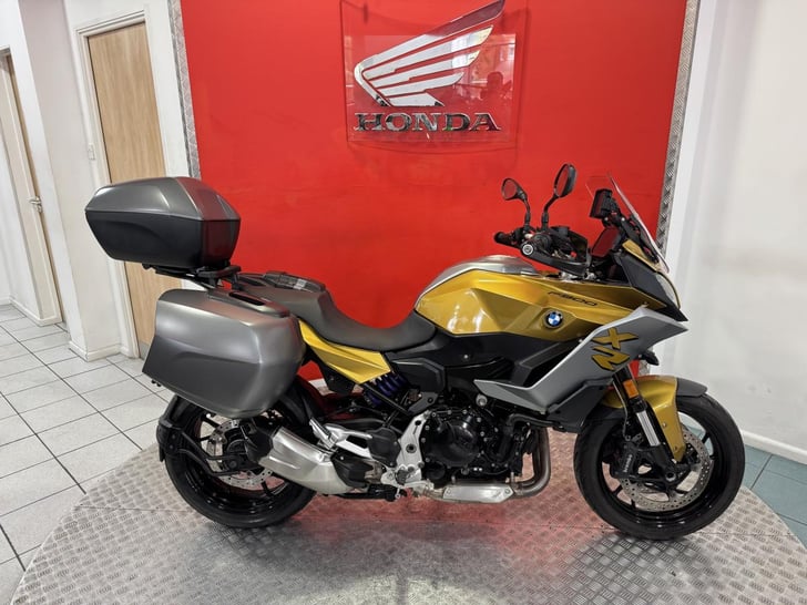 BMW F 900 XR