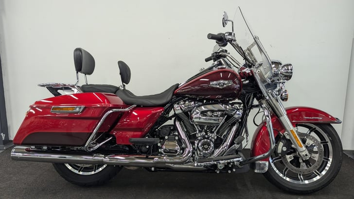 Harley-Davidson TOURING FLHR ROAD KING