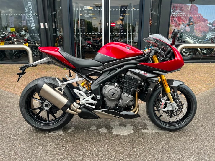 Triumph SPEED TRIPLE 1200 RR