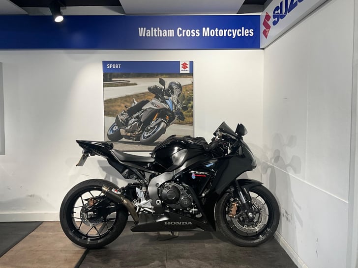 Honda CBR1000RR FIREBLADE 1000