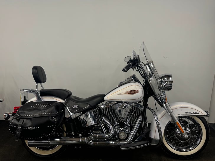 Harley-Davidson SOFTAIL FLSTC HERITAGE SOFTAIL CLASSIC