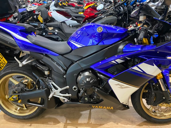 Yamaha YZF-R1