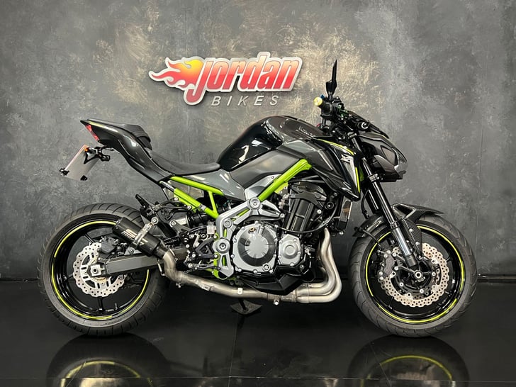 Kawasaki Z900 SUPERNAKED