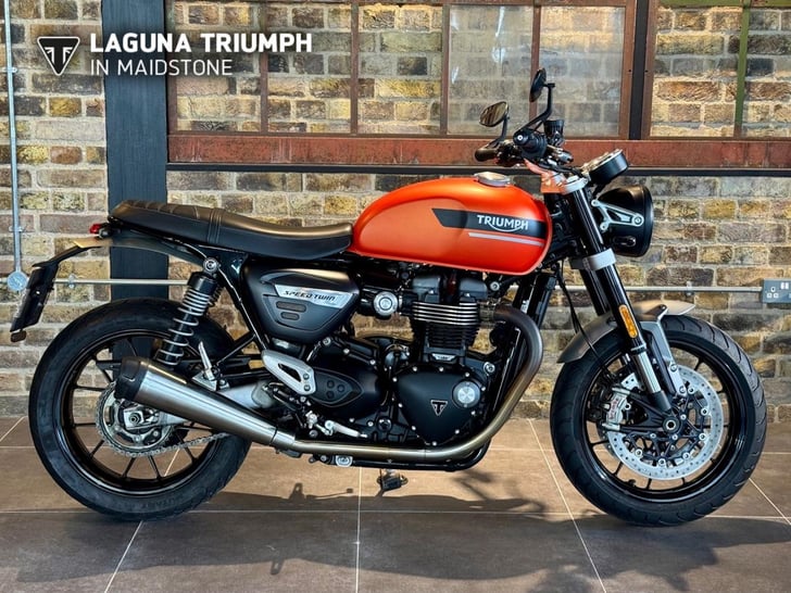 TRIUMPH SPEED TWIN 1200