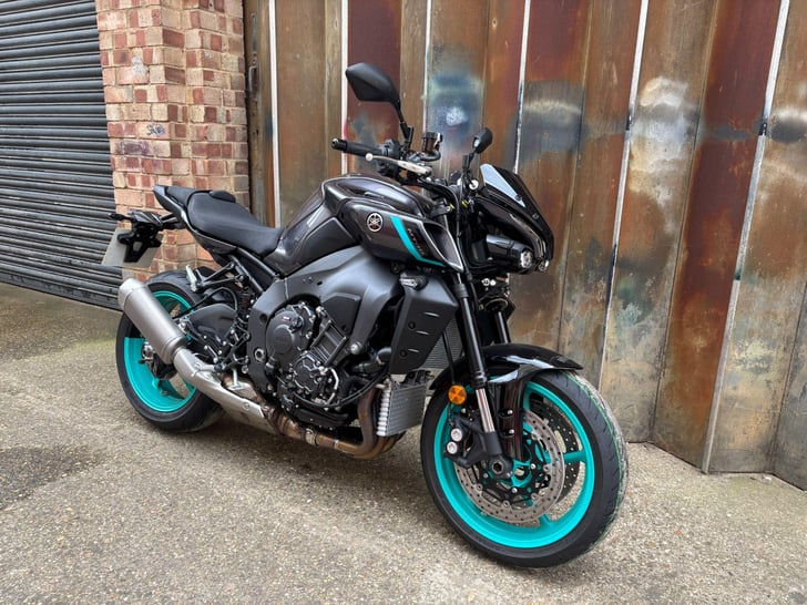 Yamaha MT-10 1000 HYPER-NAKED