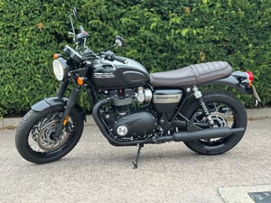 Used Triumph BONNEVILLE BONNEVILLE T120 BLACK for sale in Stoke On Trent | Image 3