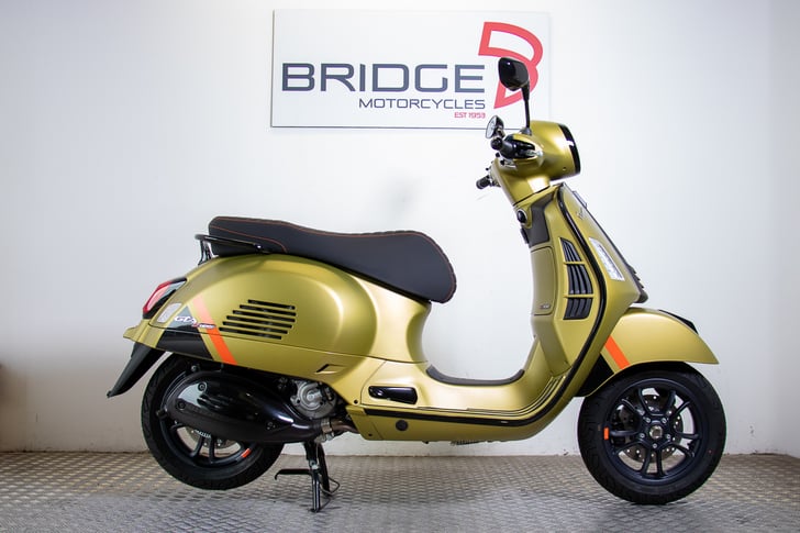 VESPA GTS Supersport 300