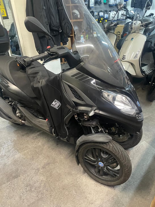 Piaggio MP3 300 HPE SPORT