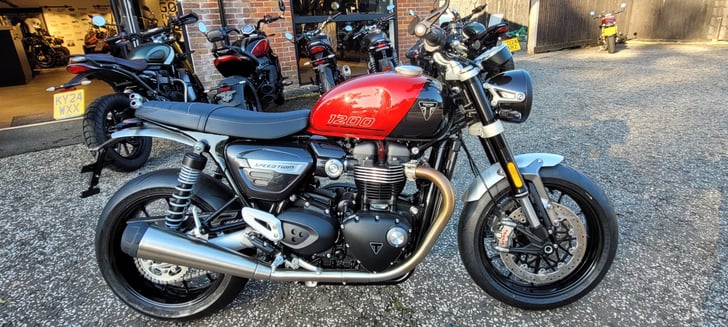 Triumph SPEED TWIN 1200