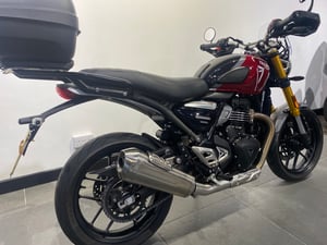 Used Triumph SPEED 400 SPEED 400 for sale in Newcastle | Image 2