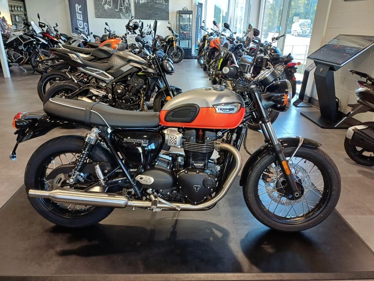 TRIUMPH BONNEVILLE T100