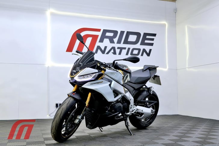 Aprilia TUONO V4 1100 FACTORY