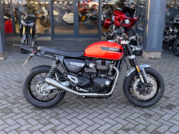 TRIUMPH SPEED TWIN 1200