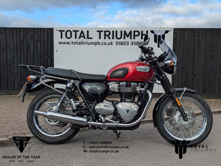 TRIUMPH BONNEVILLE T100