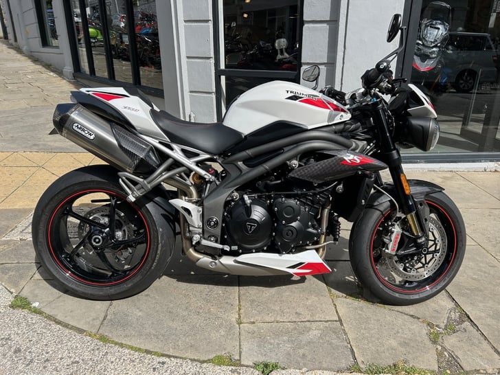 TRIUMPH SPEED TRIPLE 1050 RS