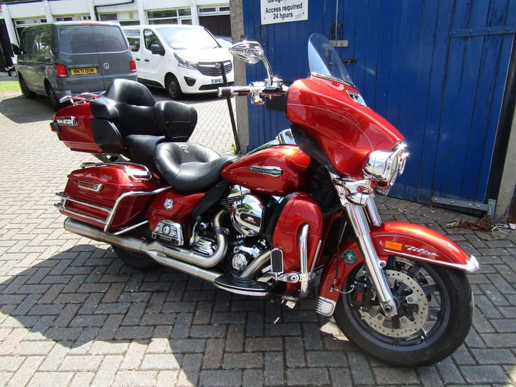 Harley-Davidson TOURING 1690 FLHTCU ELECTRA GLIDE ULTRA CLASSIC