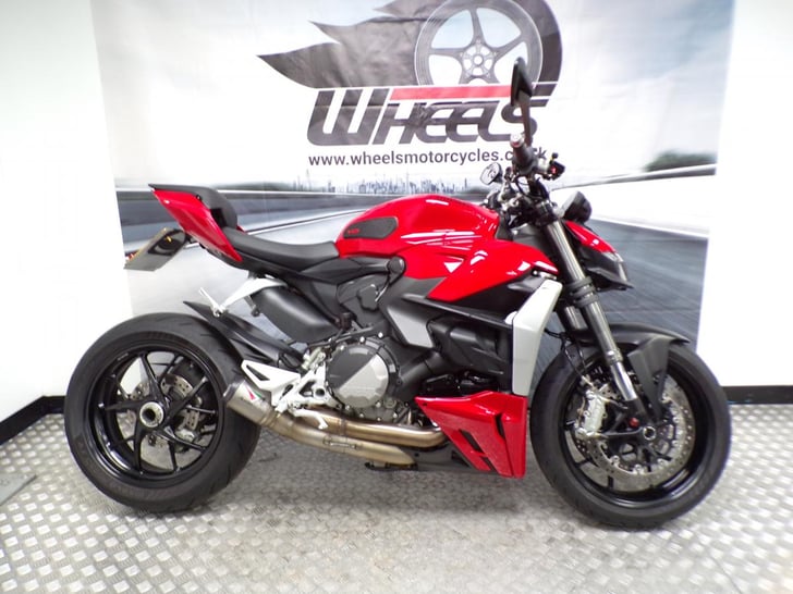 Ducati STREETFIGHTER