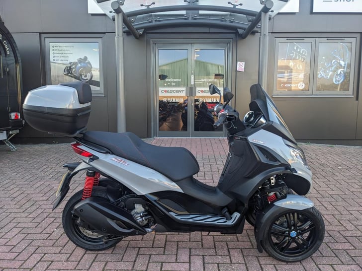 Piaggio MP3 300 SPORT 