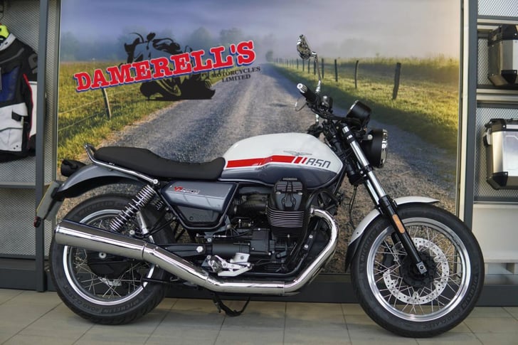 Moto Guzzi V7 IV SPECIAL 