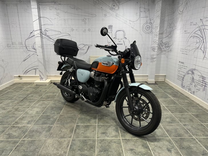 Triumph BONNEVILLE T100