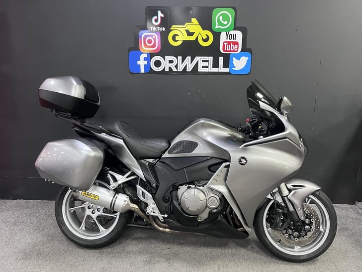 HONDA VFR1200 