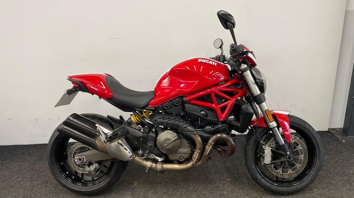 DUCATI MONSTER 821