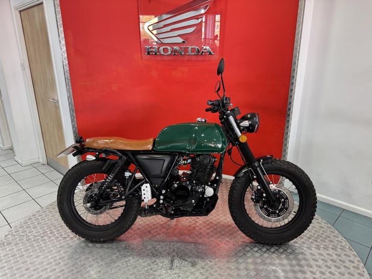 Mutt AKITA 250