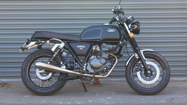 Mash BLACK SEVEN 125 