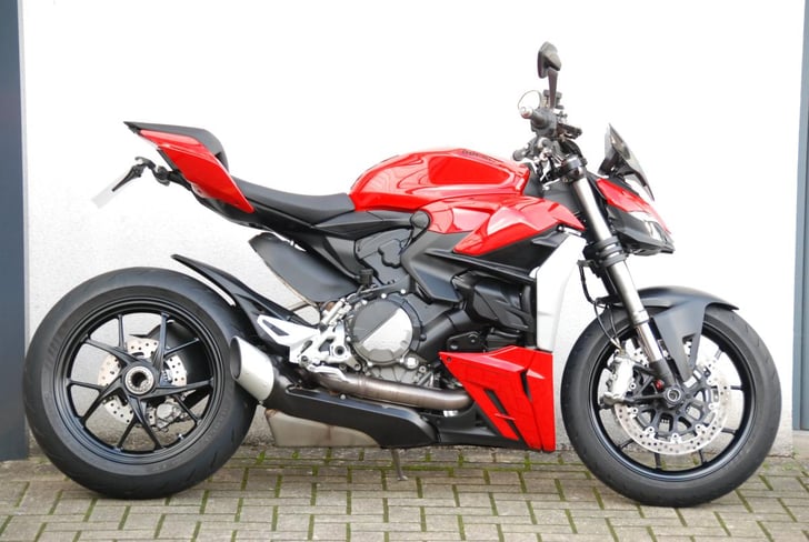 DUCATI STREETFIGHTER V2