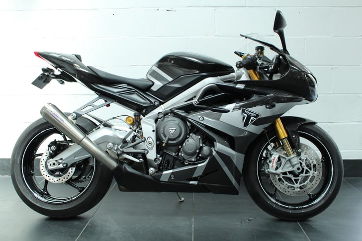 Triumph DAYTONA MOTO2 765