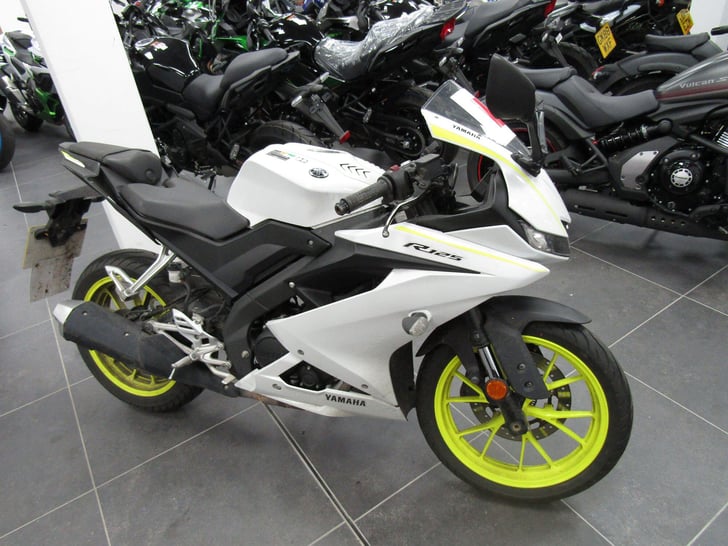 Yamaha R125 125
