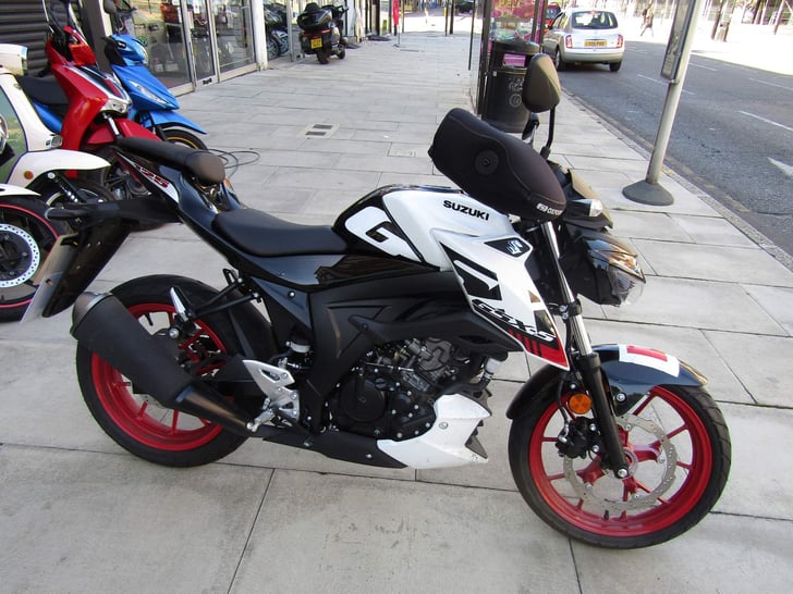 Suzuki GSX-S125