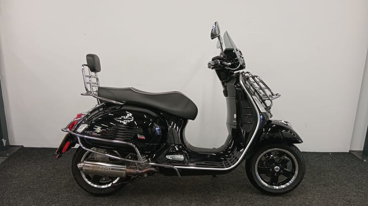 Piaggio VESPA GTS SUPER 300