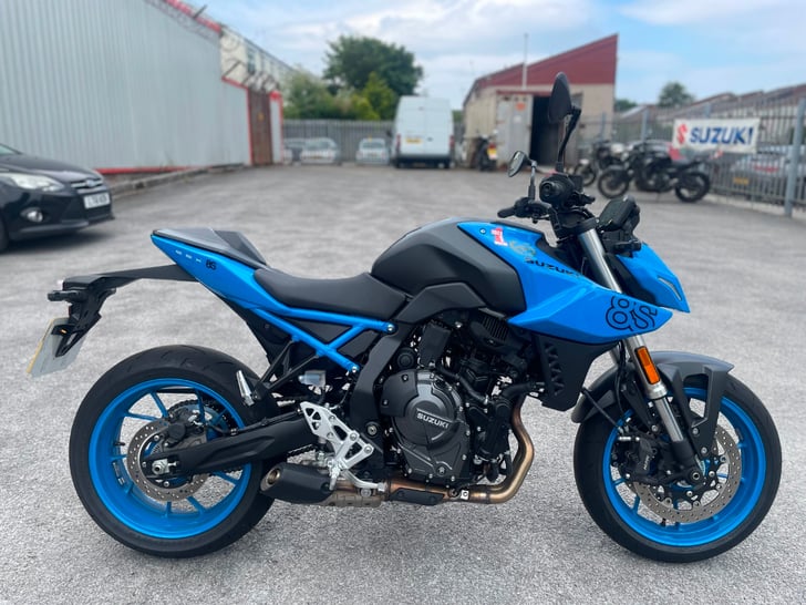 Suzuki GSX-8S