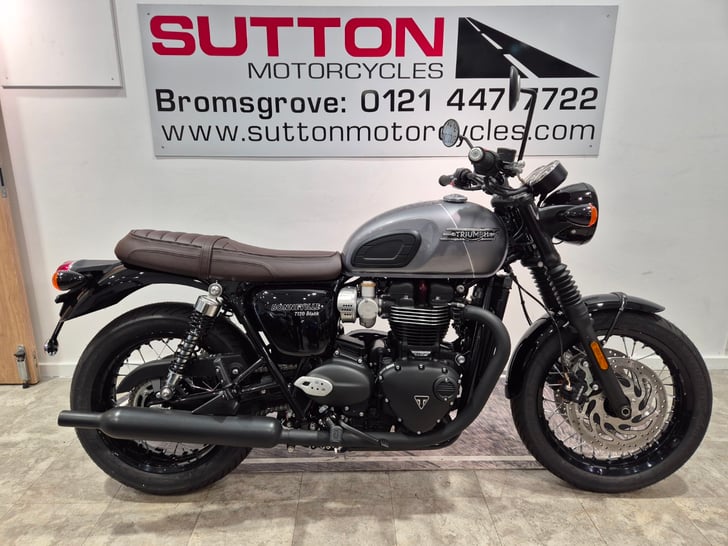 Triumph BONNEVILLE T120 BLACK
