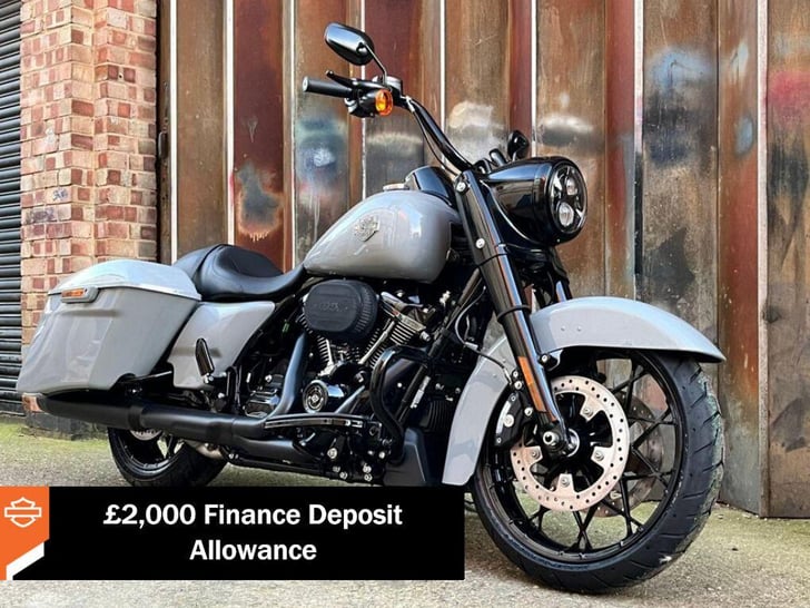 Harley-Davidson TOURING 1868 FLHRXS ROAD KING SPECIAL