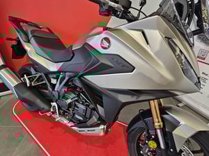 Used Honda NT1100 DCT ELECTRONIC SUSPENSION NT1100 DCT ELECTRONIC SUSPENSION for sale in Newcastle-under-Lyme | Image 3