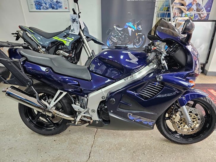 Vfr750f for deals sale