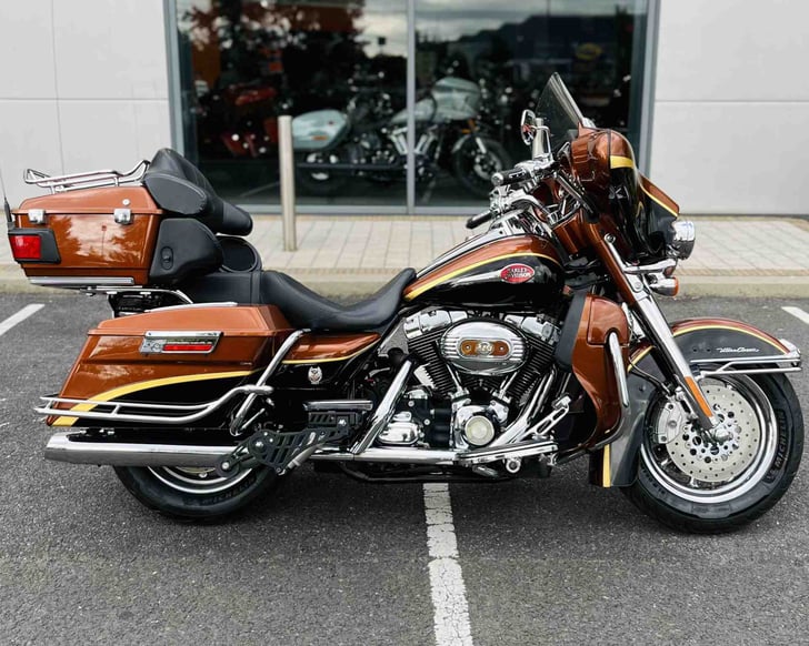 Harley-Davidson ELECTRA GLIDE ULTRA CLASS CVO 