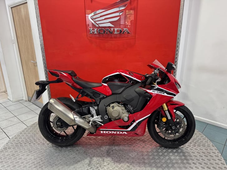 Honda CBR1000RR FIREBLADE