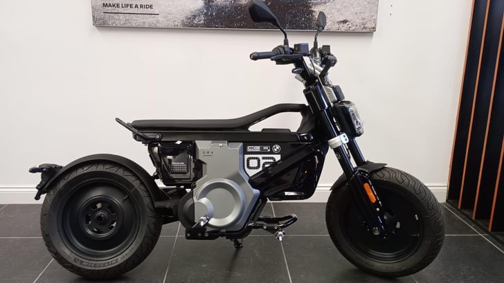 BMW CE 02 AM 3.2KW CVT