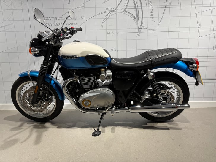 Triumph BONNEVILLE T120