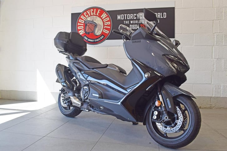 Yamaha TMAX TECH MAX (XP560D) 