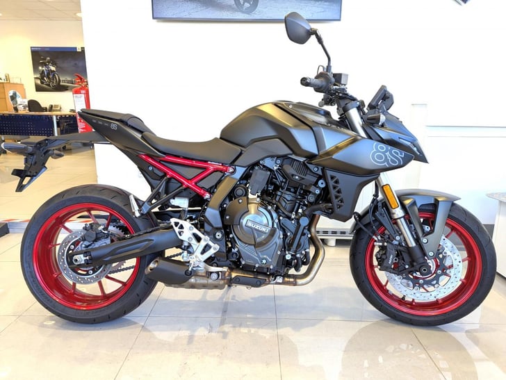 Suzuki GSX-8S