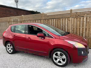 Used Peugeot 3008 3008 1.6 HDI SPORT EURO 4 5DR for sale in Chesterfield | Image 2