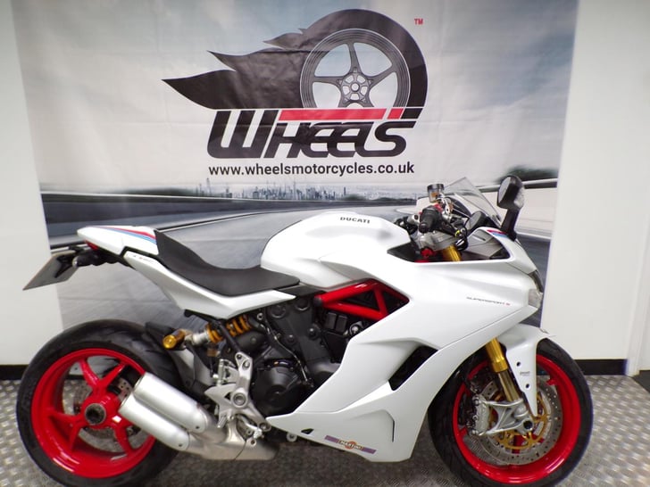 Ducati SUPERSPORT S
