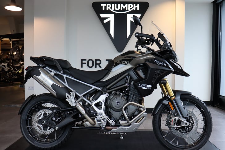 TRIUMPH TIGER 1200 RALLY PRO