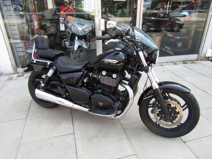 Triumph THUNDERBIRD 1700 ABS